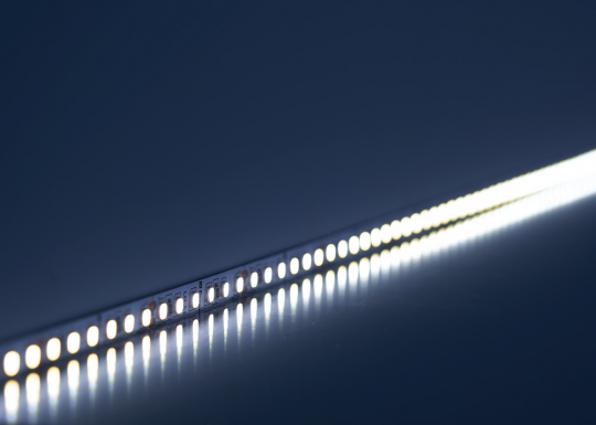 Светодиодная LED лента Feron LS501, 120SMD(2835)/м 11Вт/м 24V 5000*8*1.22мм 6000К IP20