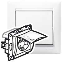 VALENA DIY Роз. с з/к/ш с кр. 16А IP44 бел.